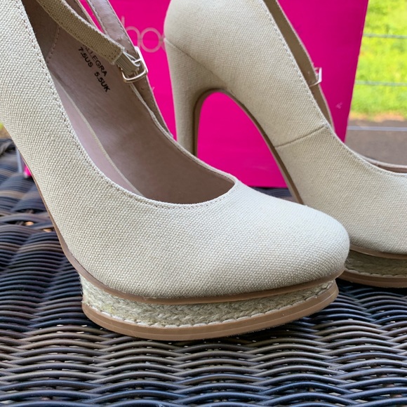 Shoe Dazzle Shoes - Picture 2 of 5